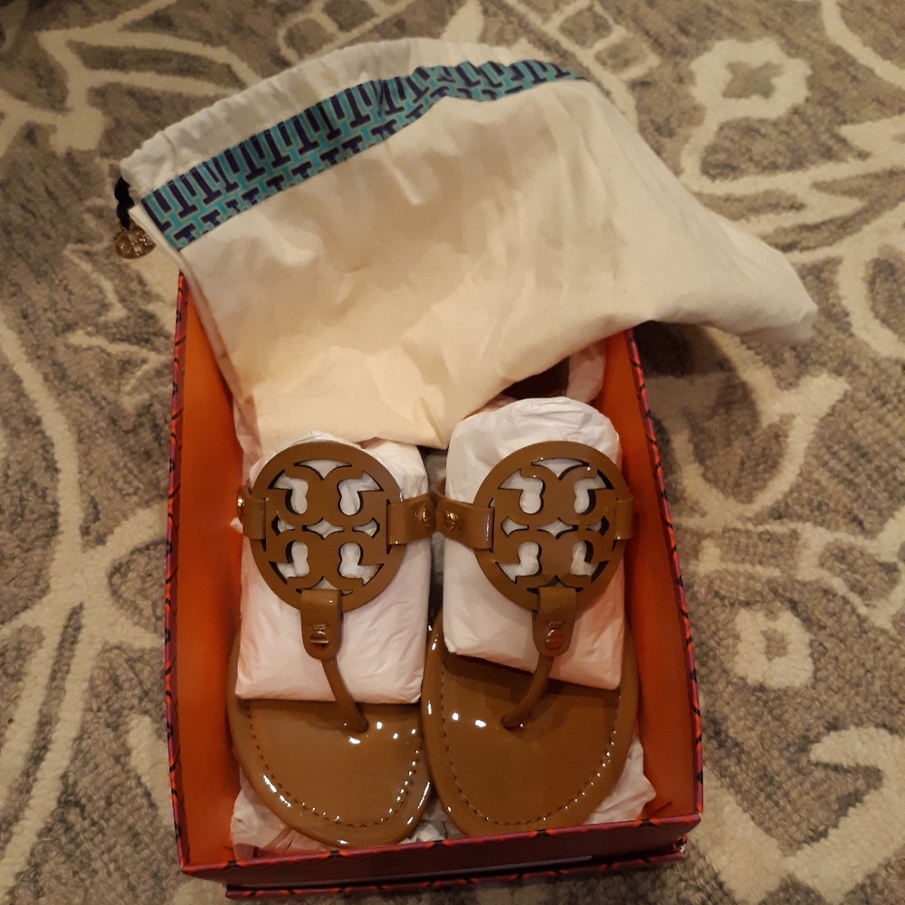 LIKE NEW Tory Burch Miller sandals size 8.5